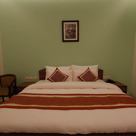 Peepal Tree Residency Bed & Breakfast New Delhi Exterior photo