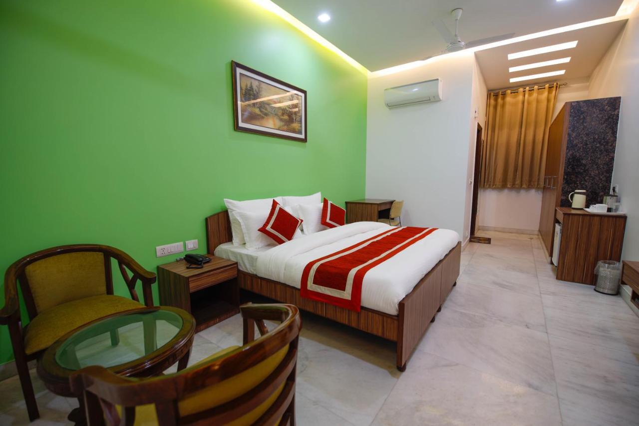 Peepal Tree Residency Bed & Breakfast New Delhi Exterior photo